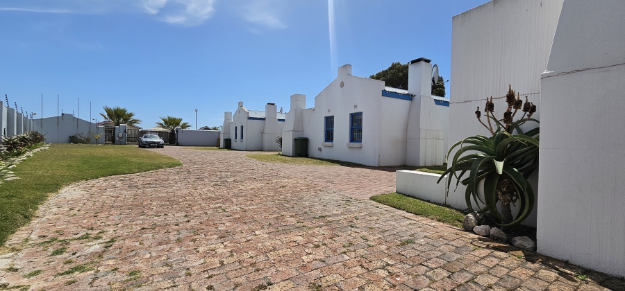 7 Bedroom Property for Sale in Middedorp Western Cape